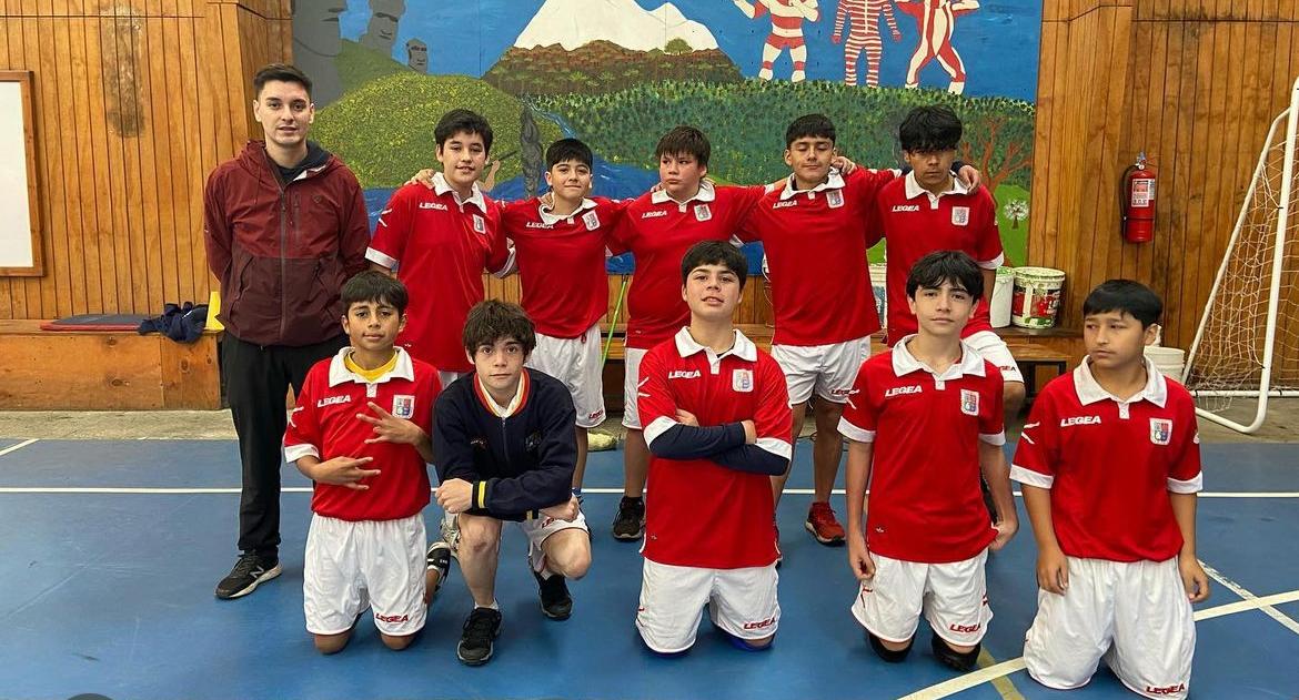 Estudiantes de voleibol destacan con el tercer puesto en los Juegos Deportivos Escolares 2023