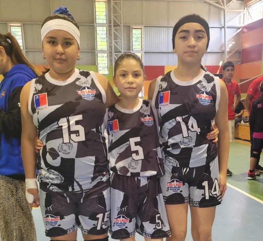 Isabella Ibáñez, Josefa Pérez y Josefa Barría nos Representan en Torneo de Básquetbol