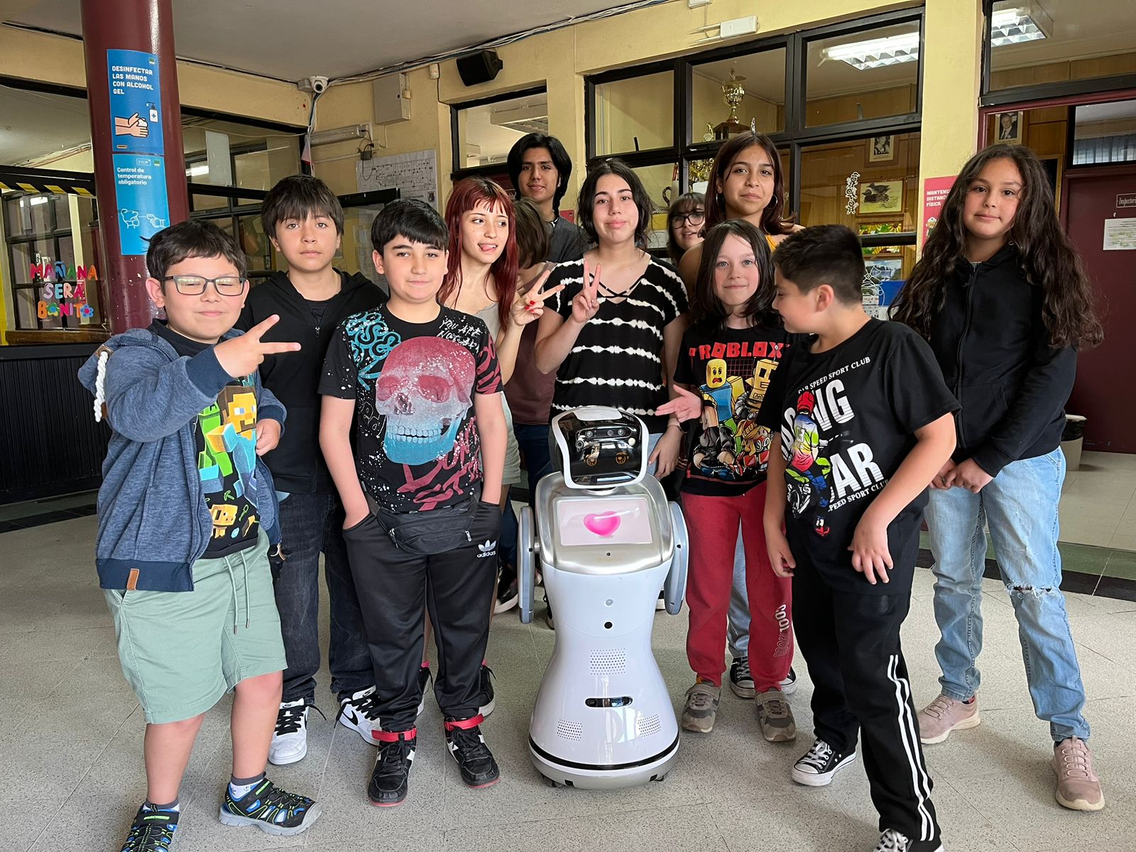 Hoy se llevó a cabo el primer día de Robótica Educativa en Escuela Nueva España
